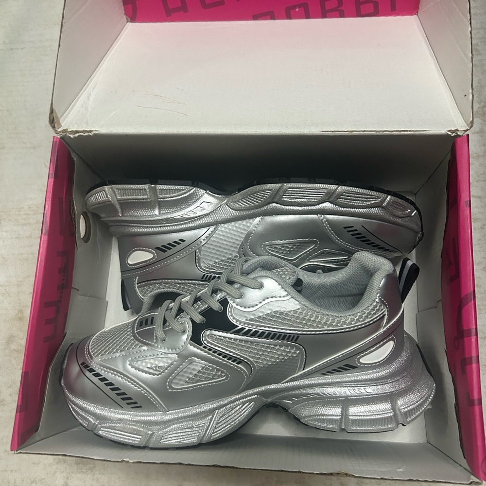 Cape Robbin Silver Kids' Sneaker - Metallic Athletic Trainer